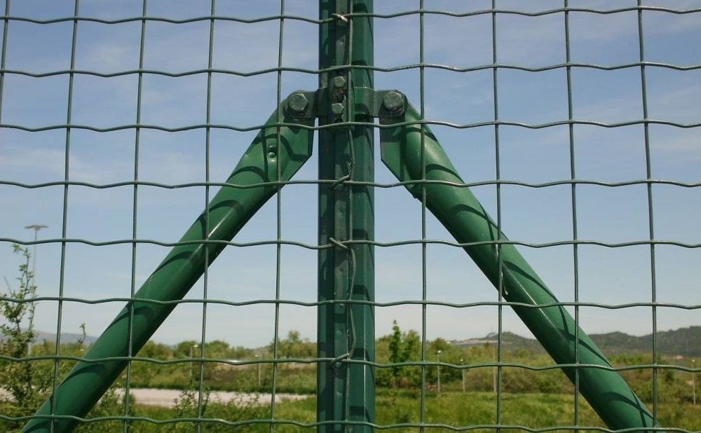 Escora Poste T Galvanizado e Plastificado Verde