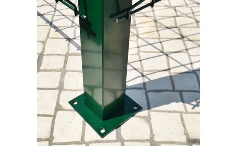 Base Metálica - Poste Plastificado