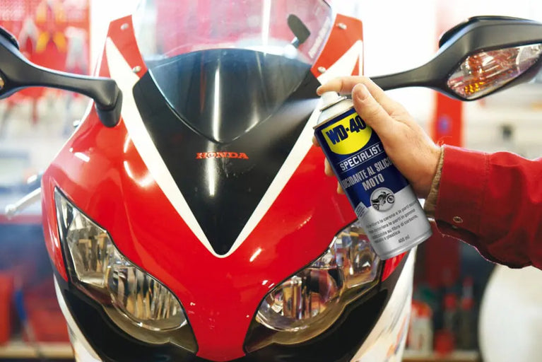 Spray Renovador de Plásticos e Borrachas Specialist Moto 400 ml - WD-40